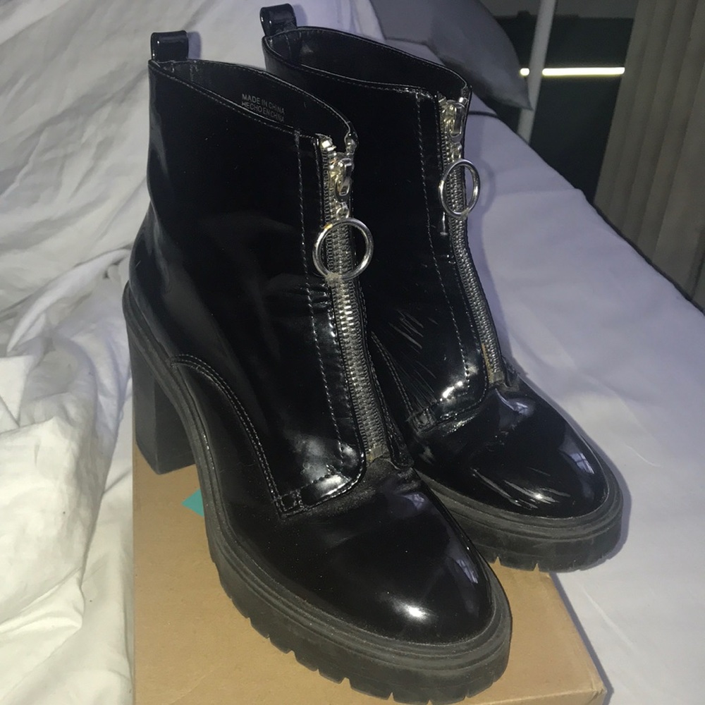 Cute Zip-Up Heeled Boots